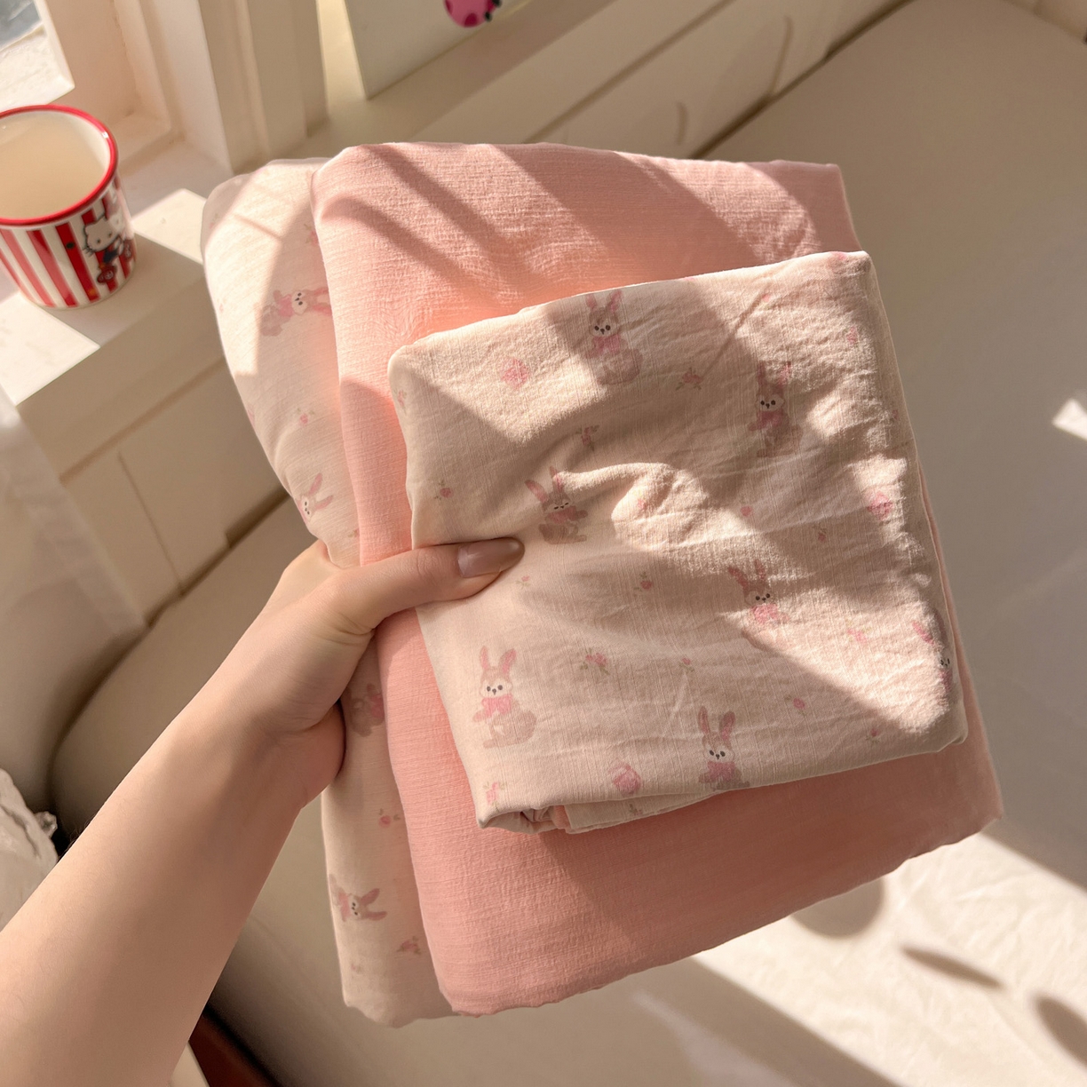 91家纺网 家纺一手货源 找家纺 水木坊 2026春夏新款云感双层纱可爱系列四件套 精灵兔兔