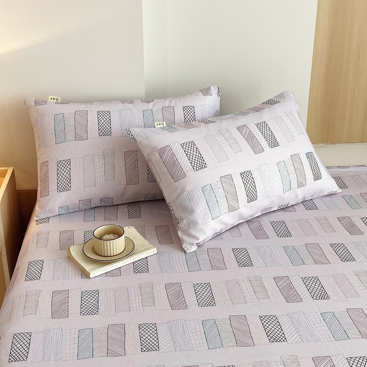 91家纺网 家纺一手货源 找家纺 爱彼家纺 2026年新款全棉老粗布加厚加密高克重凉席席子；单床单花型更好卖，床单三件套 回心转意