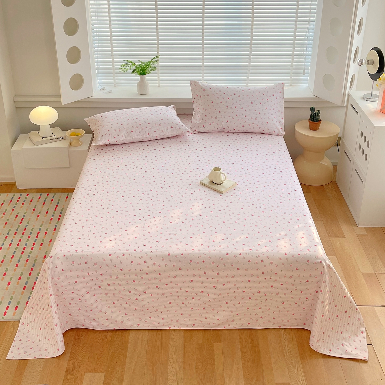 91家纺网 家纺一手货源 找家纺 爱彼家纺 2026年新款全棉老粗布加厚加密高克重凉席席子；单床单花型更好卖，床单三件套 粉暖暖