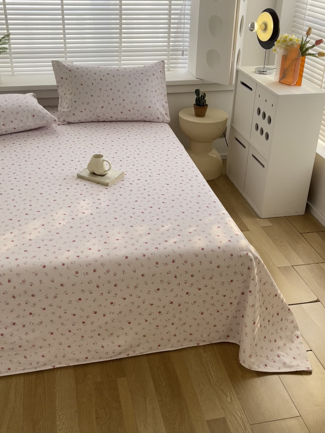 91家纺网 家纺一手货源 找家纺 爱彼家纺 2026年新款全棉老粗布加厚加密高克重凉席席子；单床单花型更好卖，床单三件套 粉暖暖