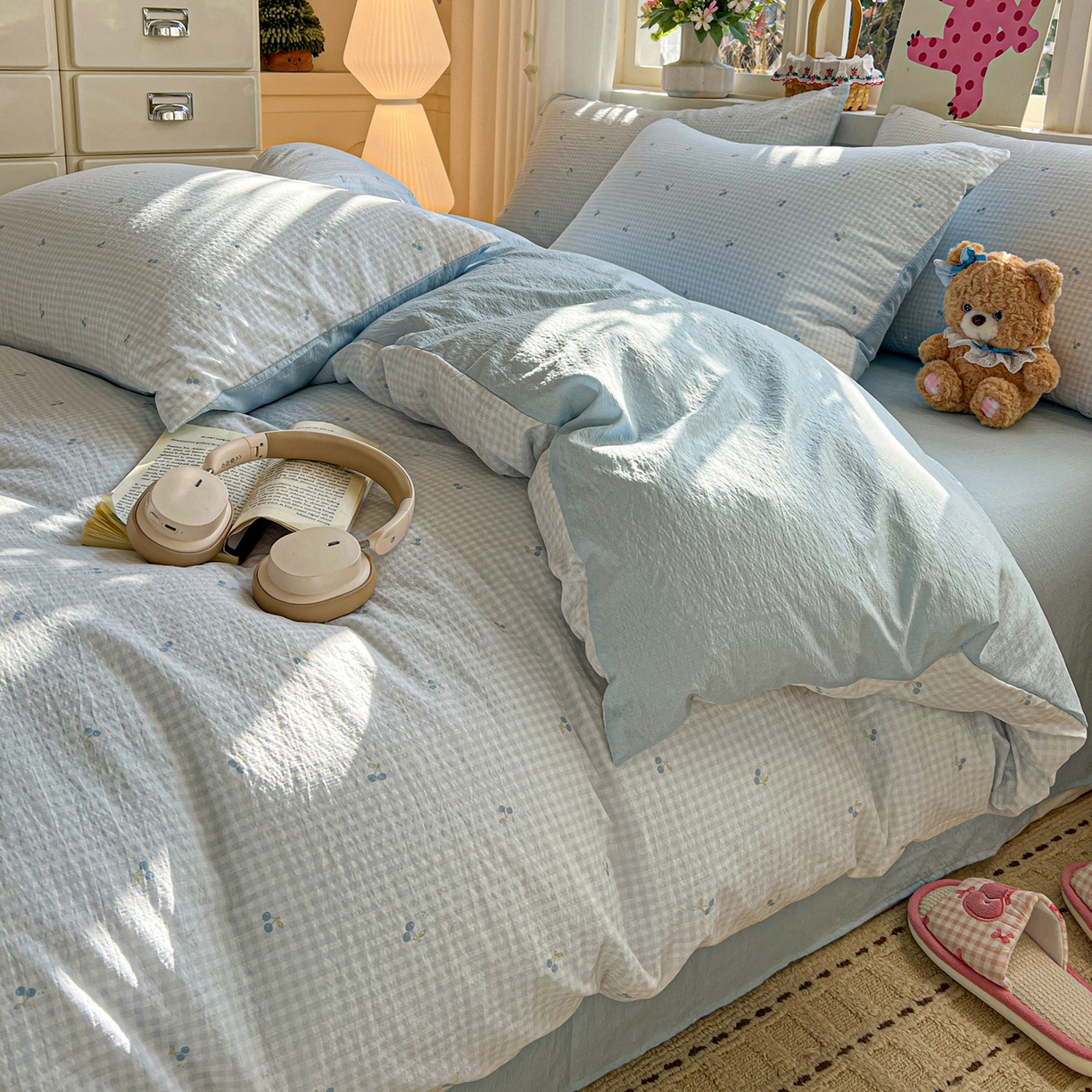 91家纺网 家纺一手货源 找家纺 水木坊 2026春夏新款云感双层纱可爱系列四件套 蓝格樱桃