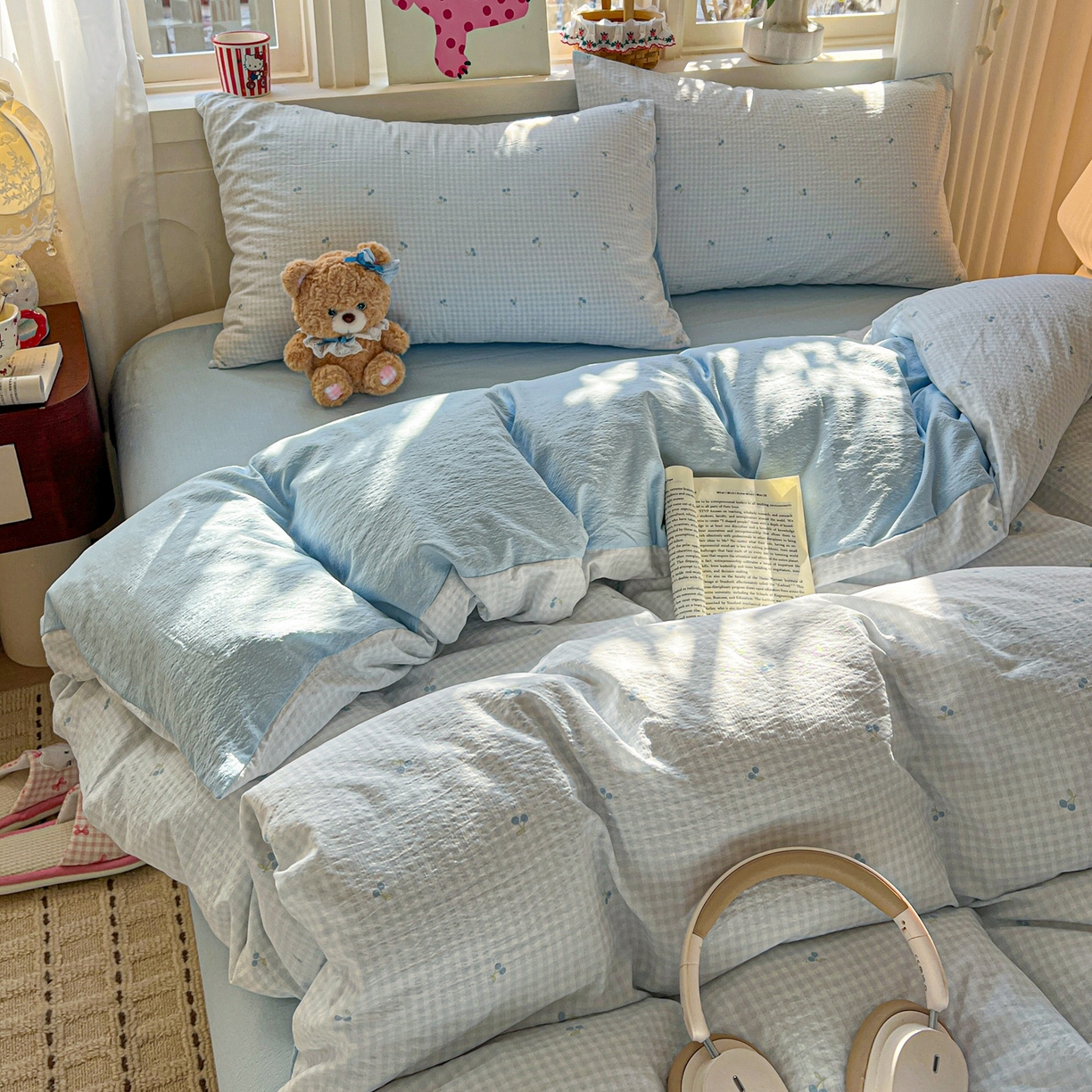 91家纺网 家纺一手货源 找家纺 水木坊 2026春夏新款云感双层纱可爱系列四件套 蓝格樱桃