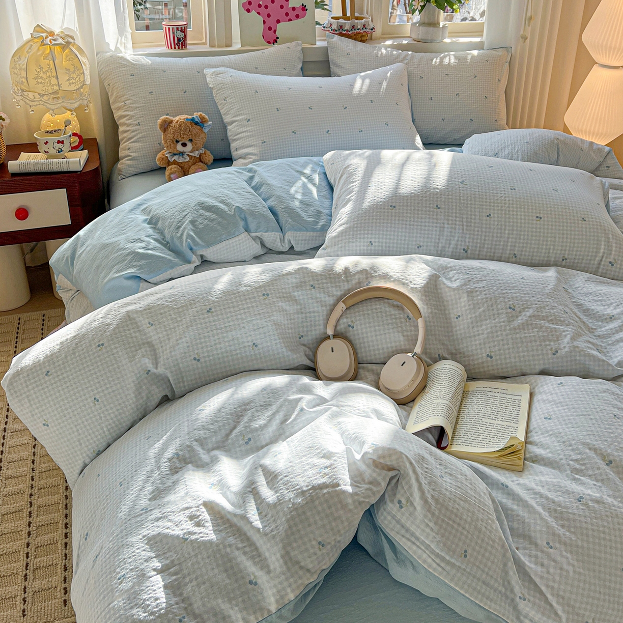 91家纺网 家纺一手货源 找家纺 水木坊 2026春夏新款云感双层纱可爱系列四件套 蓝格樱桃