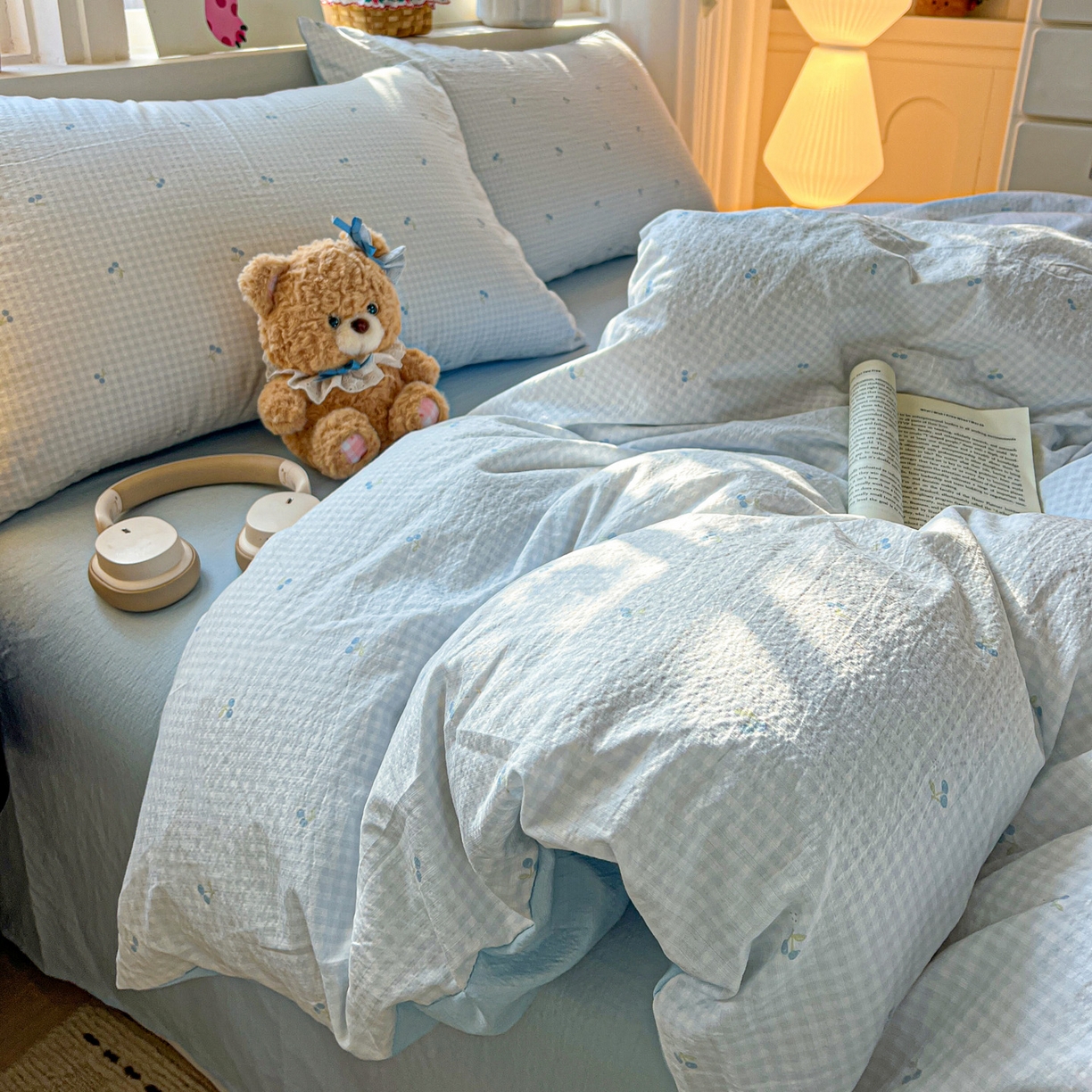 91家纺网 家纺一手货源 找家纺 水木坊 2026春夏新款云感双层纱可爱系列四件套 蓝格樱桃