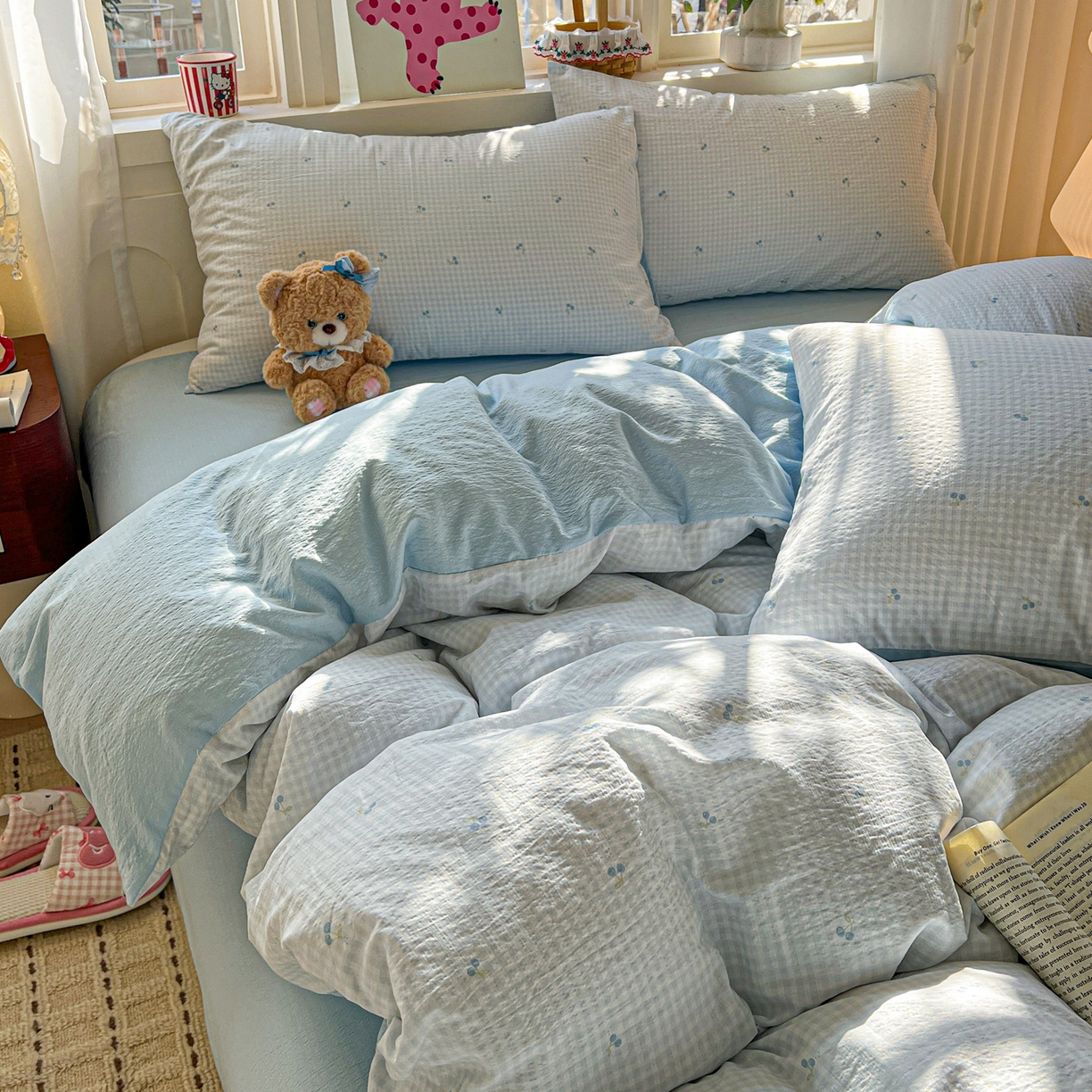 91家纺网 家纺一手货源 找家纺 水木坊 2026春夏新款云感双层纱可爱系列四件套 蓝格樱桃