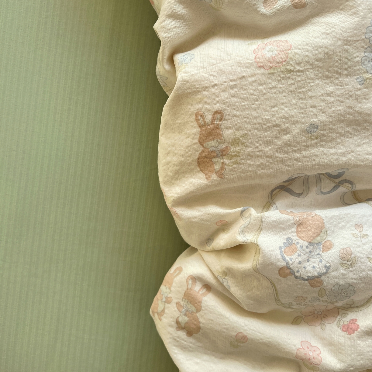 91家纺网 家纺一手货源 找家纺 水木坊 2026春夏新款云感双层纱可爱系列四件套 梦境小兔