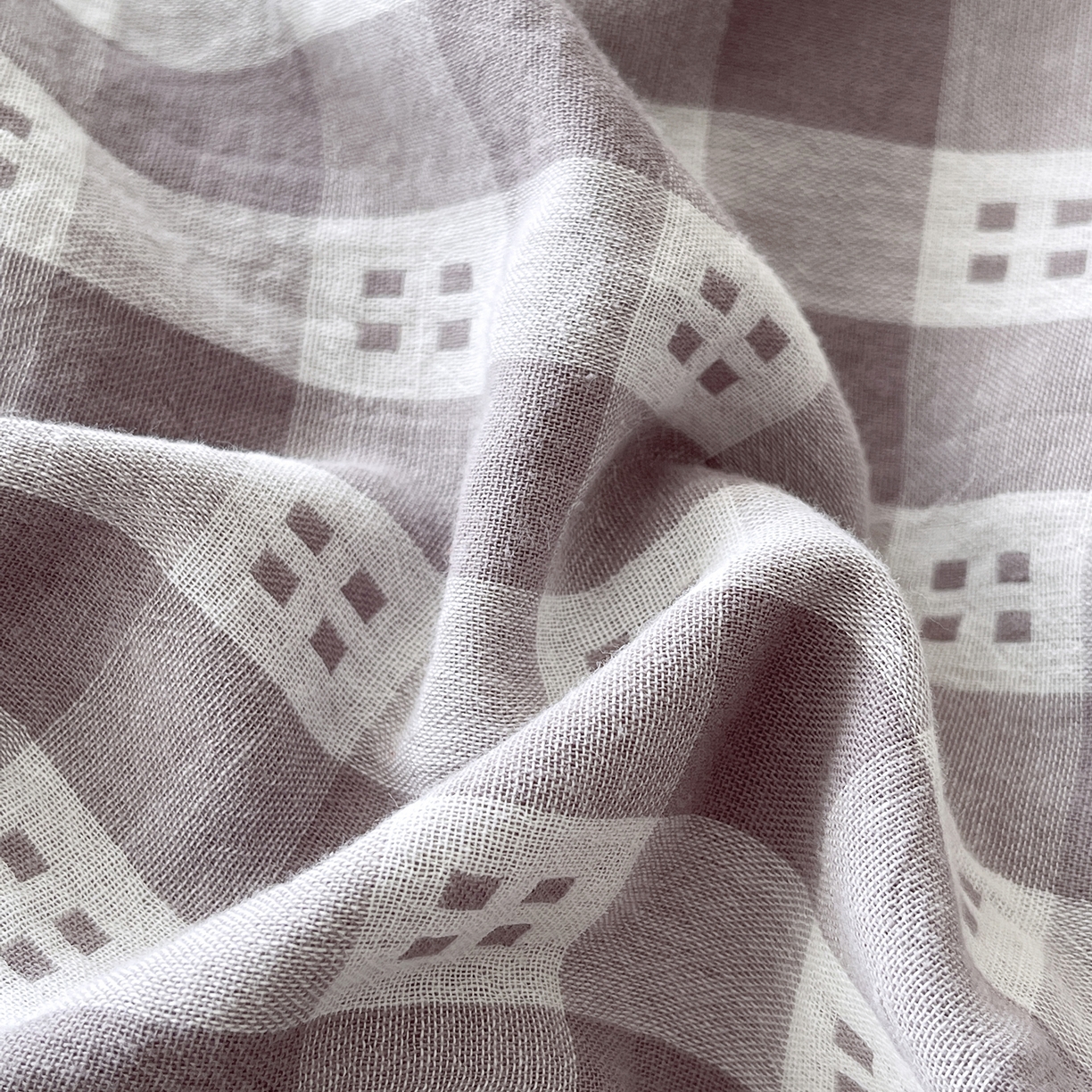 91家纺网 家纺一手货源 找家纺 春皖家纺 2026春夏新款（正反两用）A类提花双层纱单被套 思柔-烟灰