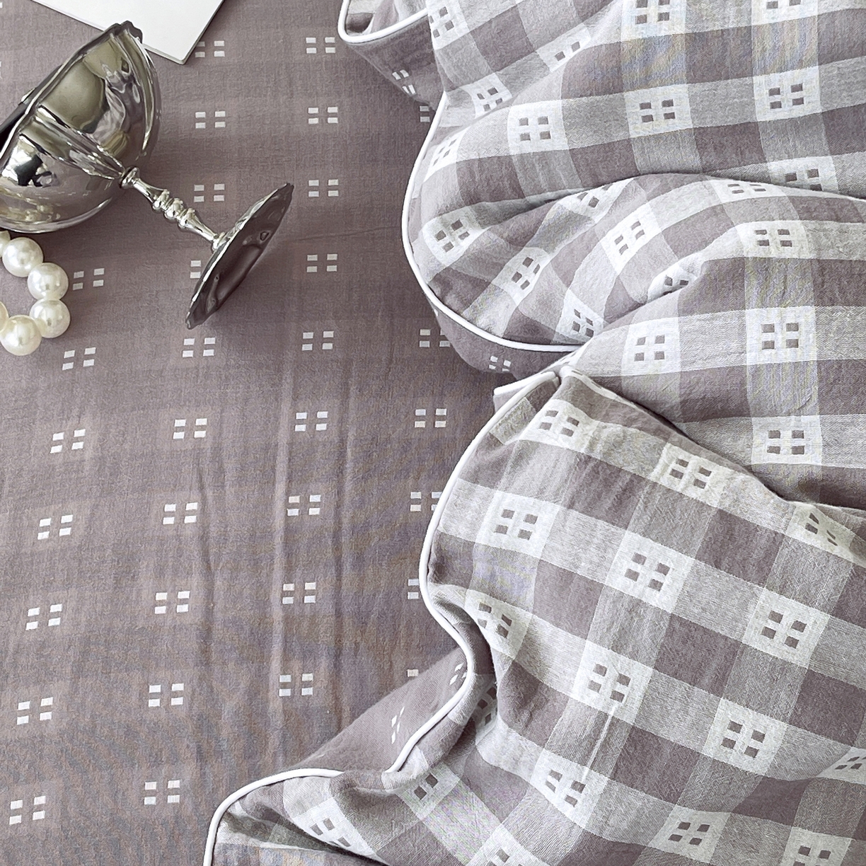 91家纺网 家纺一手货源 找家纺 春皖家纺 2026春夏新款（正反两用）A类提花双层纱单被套 思柔-烟灰