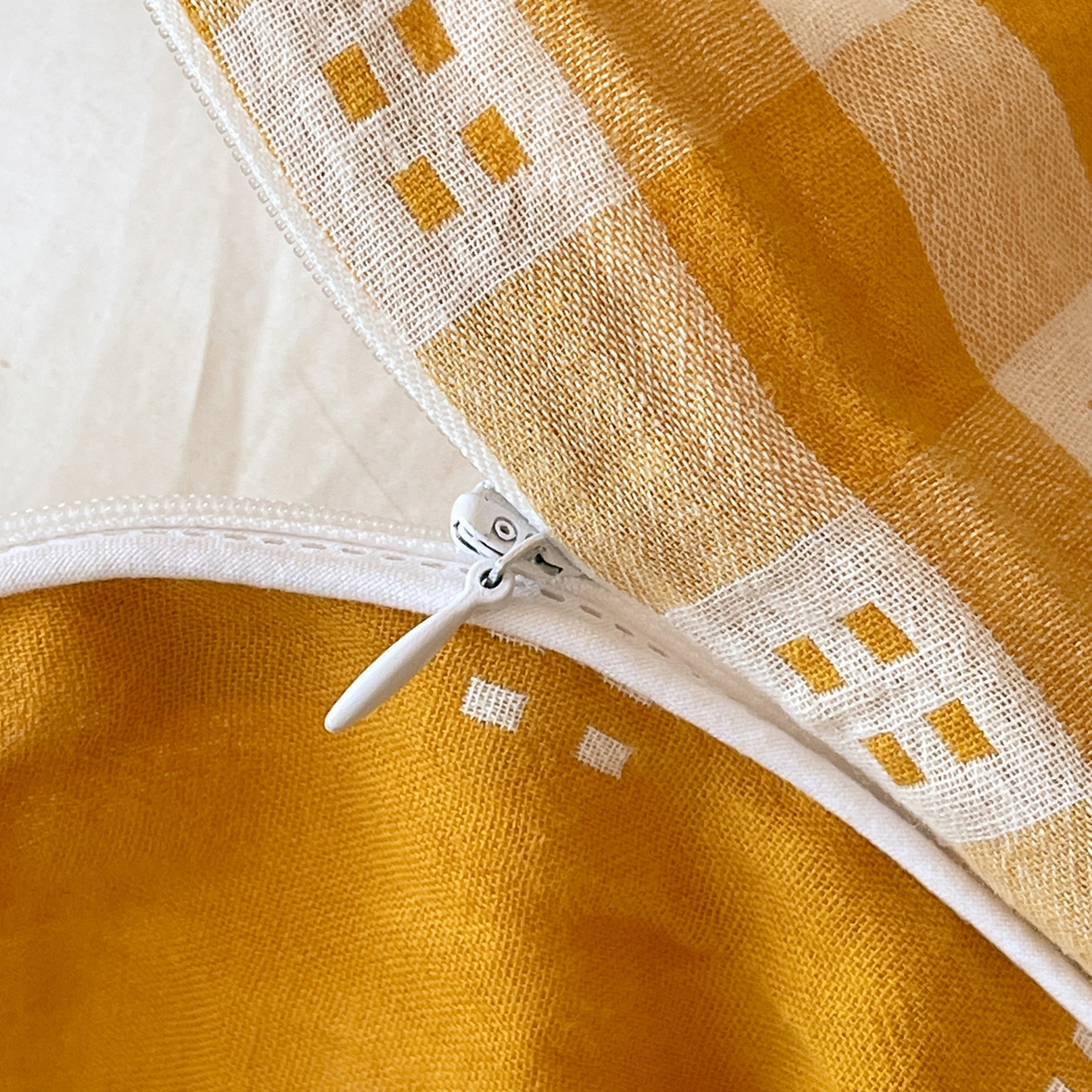 91家纺网 家纺一手货源 找家纺 春皖家纺 2026春夏新款（正反两用）A类提花双层纱单被套 思柔-黄杏