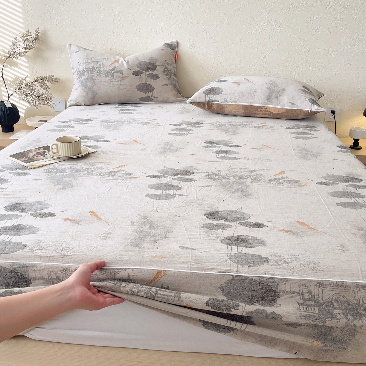 91家纺网 家纺一手货源 找家纺 春皖家纺 2026春夏新款（正反两用）A类提花双层纱单床笠 荷芷