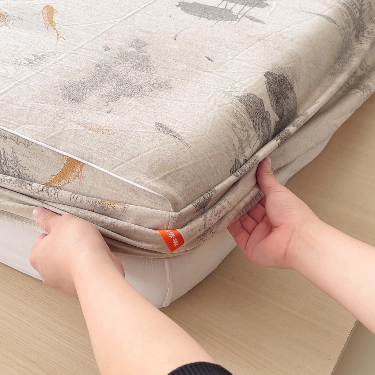 91家纺网 家纺一手货源 找家纺 春皖家纺 2026春夏新款（正反两用）A类提花双层纱单床笠 荷芷