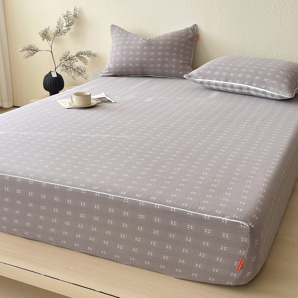 91家纺网 家纺一手货源 找家纺 春皖家纺 2026春夏新款（正反两用）A类提花双层纱单床笠 思柔-烟灰