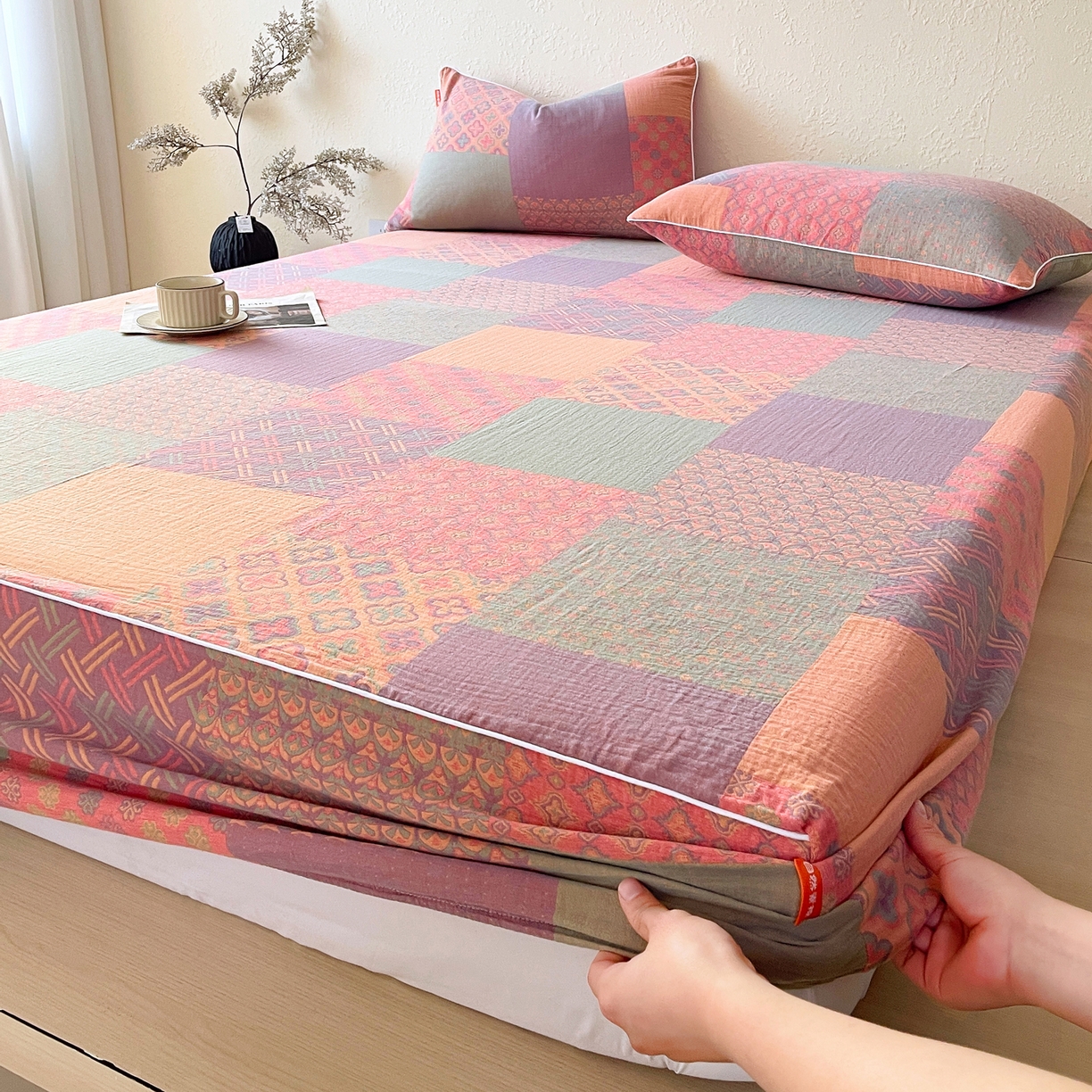 91家纺网 家纺一手货源 找家纺 春皖家纺 2026春夏新款（正反两用）A类提花双层纱单床笠 思菱-粉玉