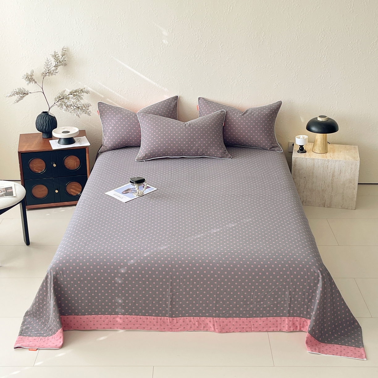 91家纺网 家纺一手货源 找家纺 春皖家纺 2026春夏新款（正反两用）A类提花双层纱单床单 回家-粉灰