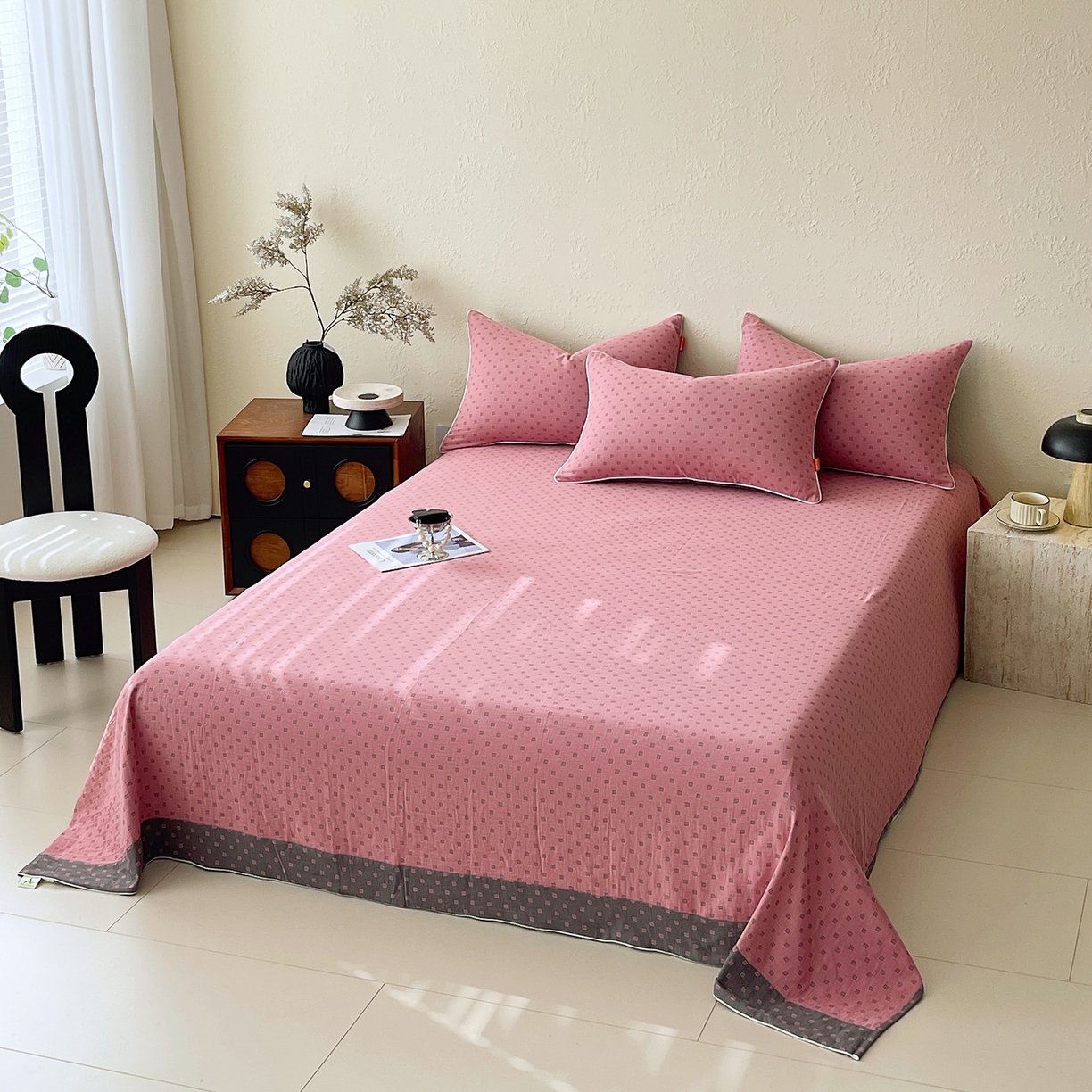 91家纺网 家纺一手货源 找家纺 春皖家纺 2026春夏新款（正反两用）A类提花双层纱单床单 回家-粉灰