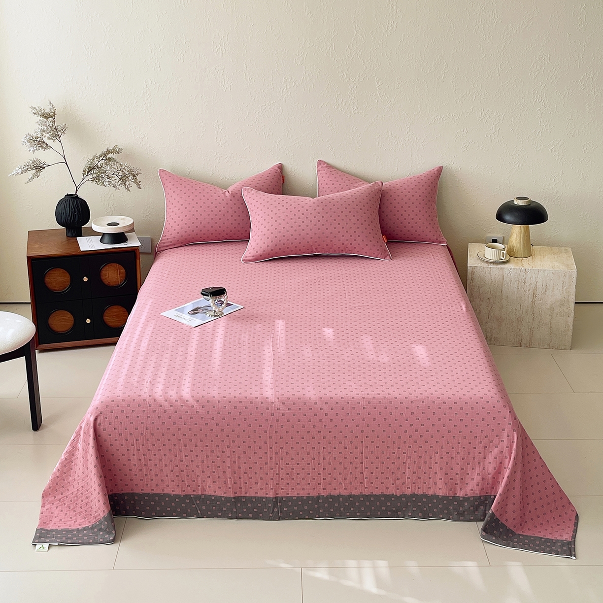 91家纺网 家纺一手货源 找家纺 春皖家纺 2026春夏新款（正反两用）A类提花双层纱单床单 回家-粉灰