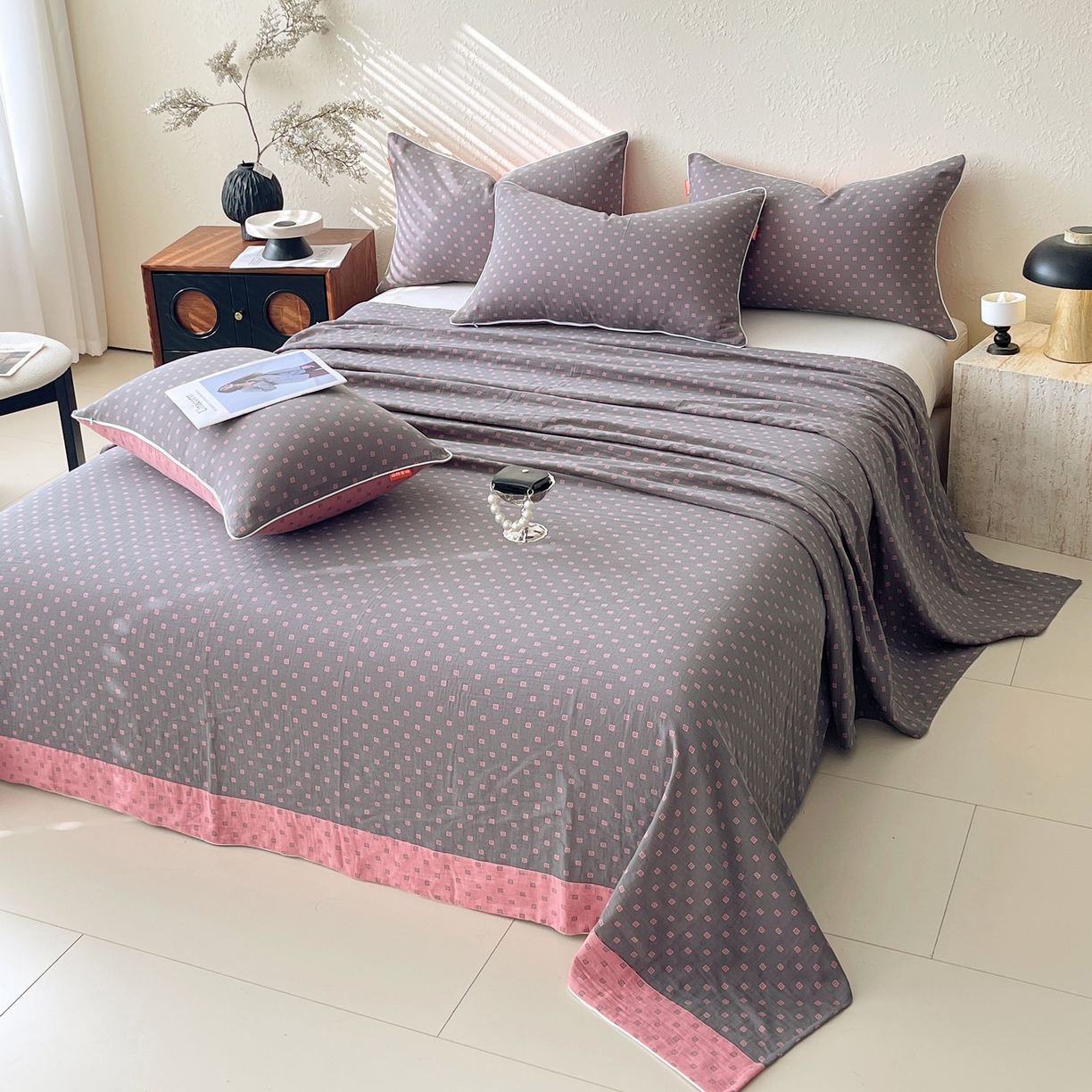 91家纺网 家纺一手货源 找家纺 春皖家纺 2026春夏新款（正反两用）A类提花双层纱单床单 回家-粉灰