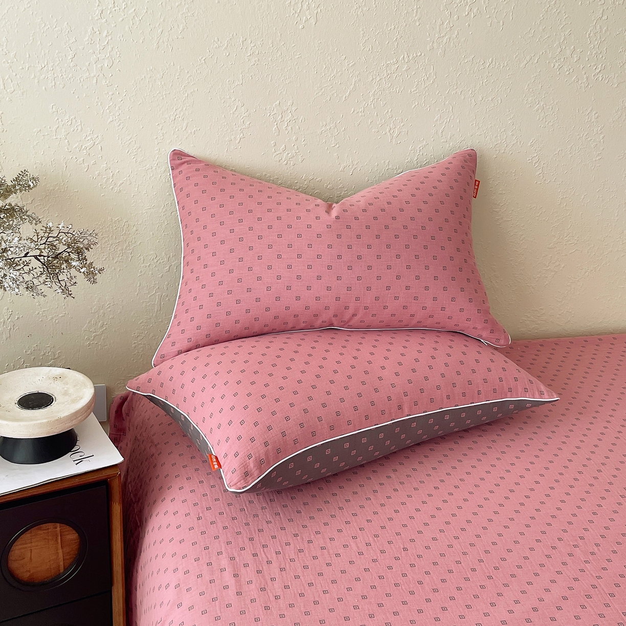 91家纺网 家纺一手货源 找家纺 春皖家纺 2026春夏新款（正反两用）A类提花双层纱单枕套 回家-粉灰