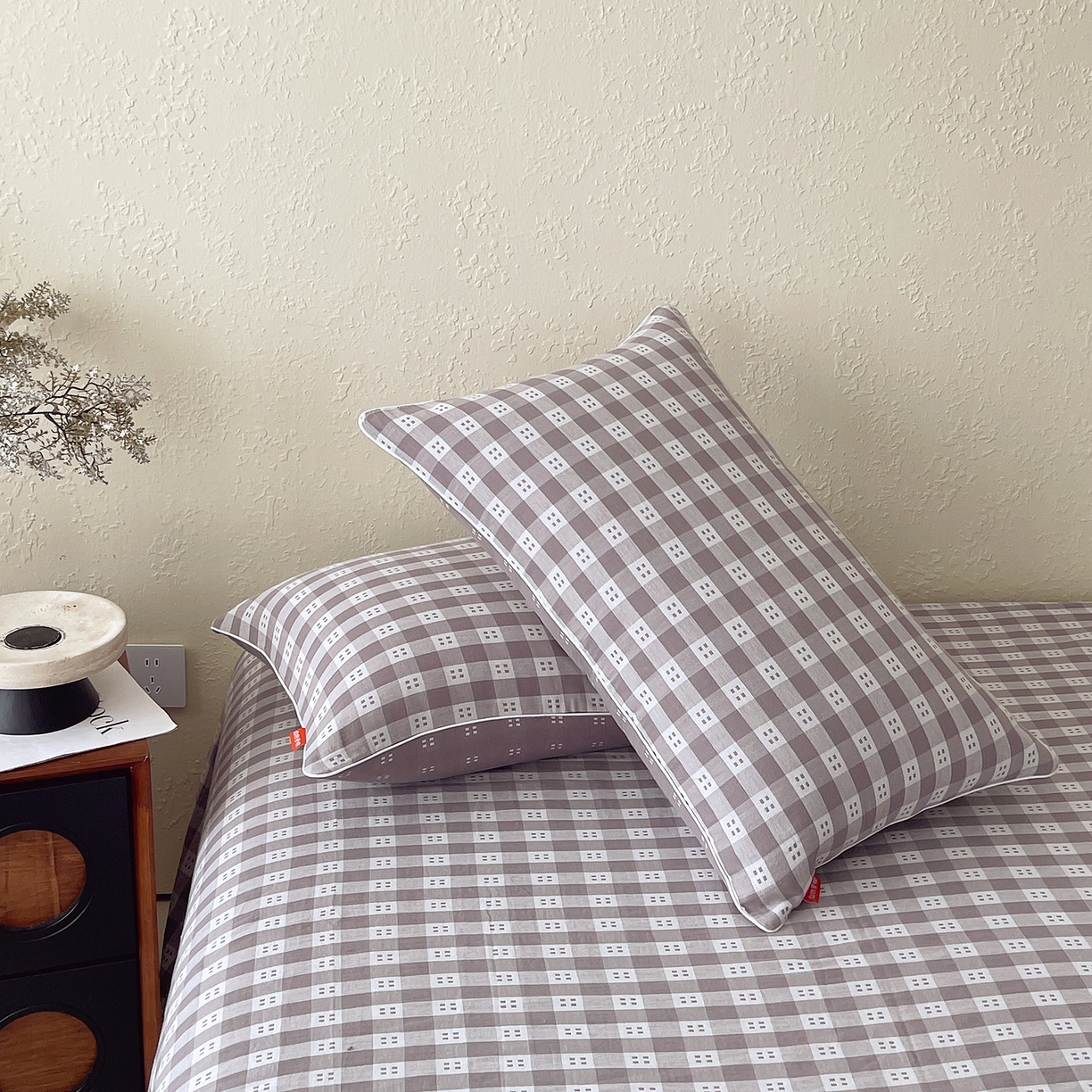 91家纺网 家纺一手货源 找家纺 春皖家纺 2026春夏新款（正反两用）A类提花双层纱单枕套 思柔-烟灰