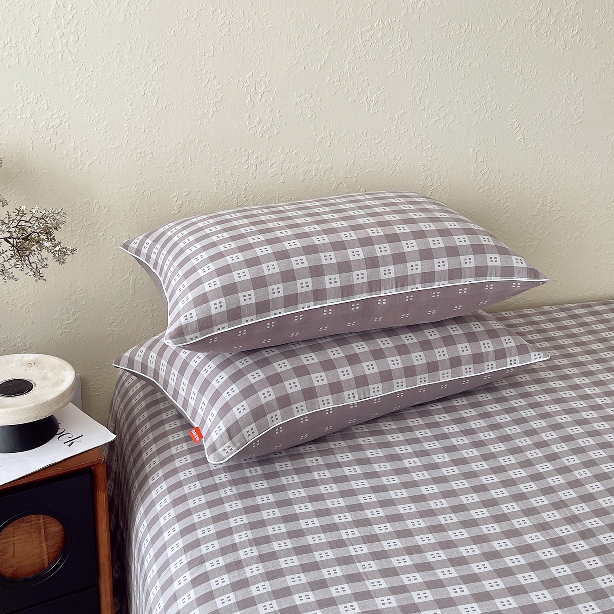 91家纺网 家纺一手货源 找家纺 春皖家纺 2026春夏新款（正反两用）A类提花双层纱单枕套 思柔-烟灰