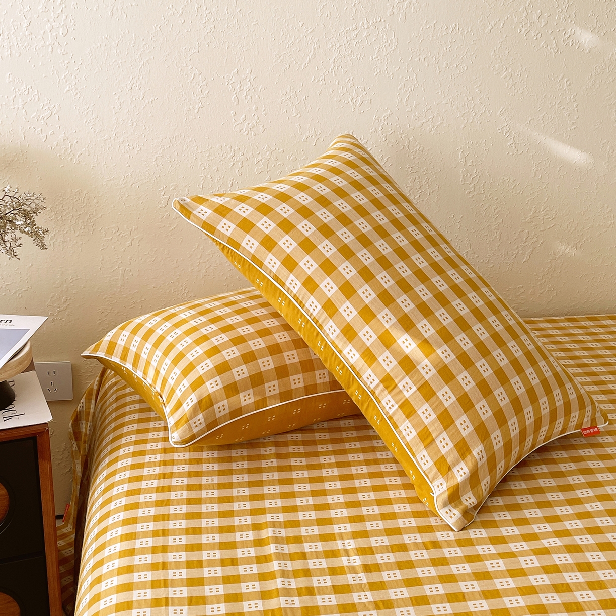 91家纺网 家纺一手货源 找家纺 春皖家纺 2026春夏新款（正反两用）A类提花双层纱单枕套 思柔-黄杏