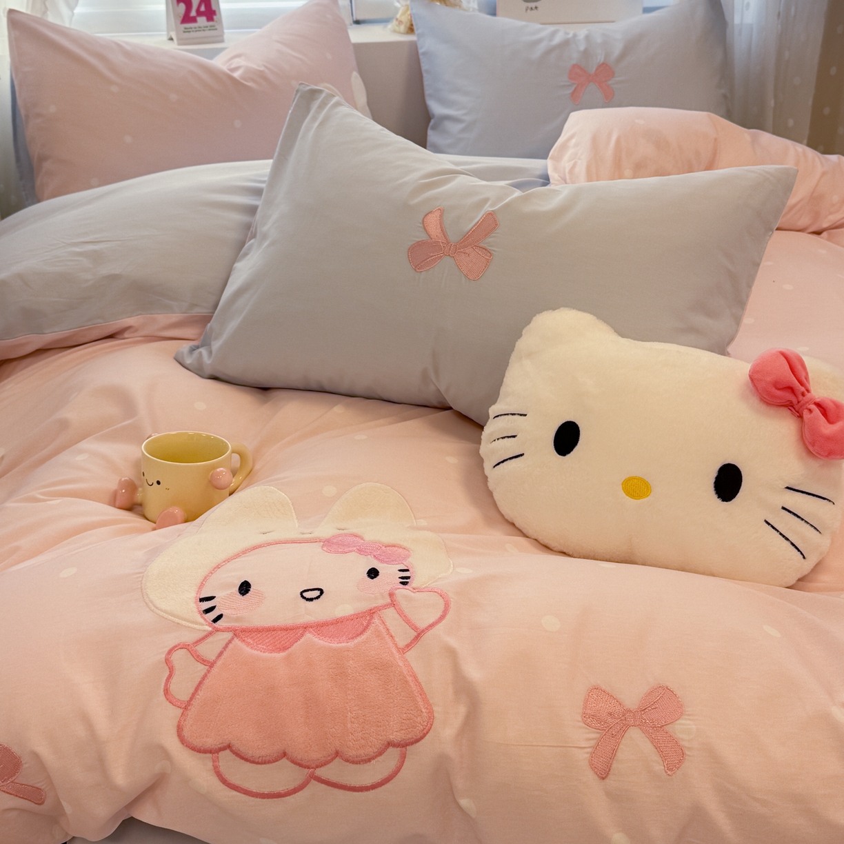 91家纺网 家纺一手货源 找家纺 懒猫家纺 2026新款A类高精密40支13374全棉纯棉喷气印花贴布绣四件套  【带礼盒】 草莓啵啵