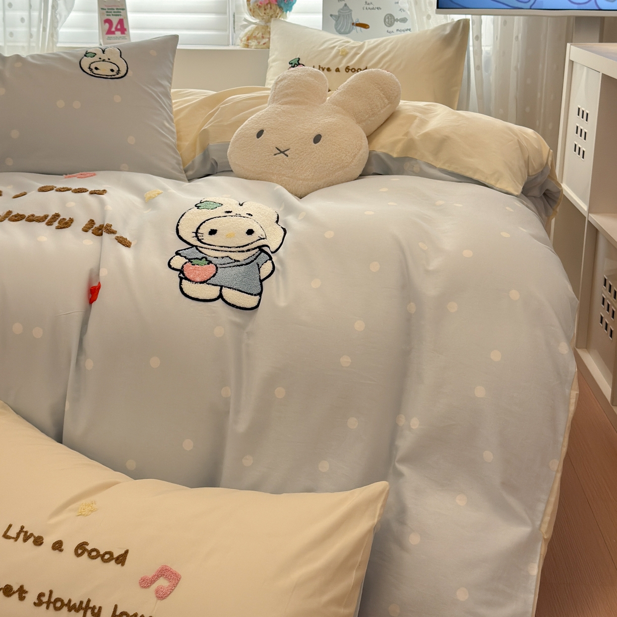 91家纺网 家纺一手货源 找家纺 懒猫家纺 2026新款A类高精密40支13374全棉纯棉喷气印花贴布绣四件套  【带礼盒】 海盐芝士