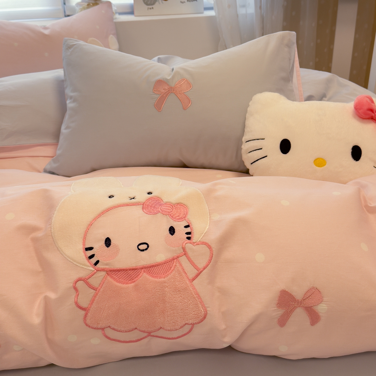 91家纺网 家纺一手货源 找家纺 懒猫家纺 2026新款A类高精密40支13374全棉纯棉喷气印花贴布绣四件套  【带礼盒】 草莓啵啵