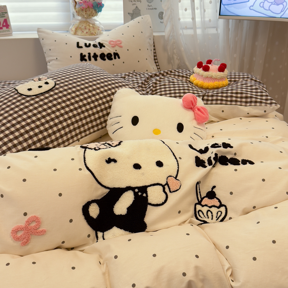 91家纺网 家纺一手货源 找家纺 懒猫家纺 2026新款A类高精密40支13374全棉纯棉喷气印花贴布绣四件套  【带礼盒】 珍珠布蕾