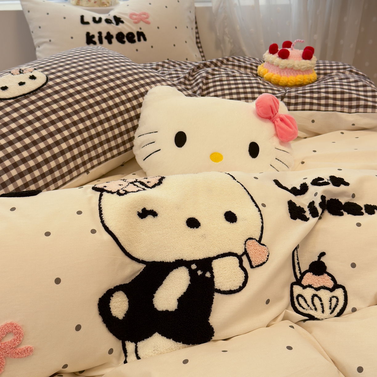 91家纺网 家纺一手货源 找家纺 懒猫家纺 2026新款A类高精密40支13374全棉纯棉喷气印花贴布绣四件套  【带礼盒】 珍珠布蕾