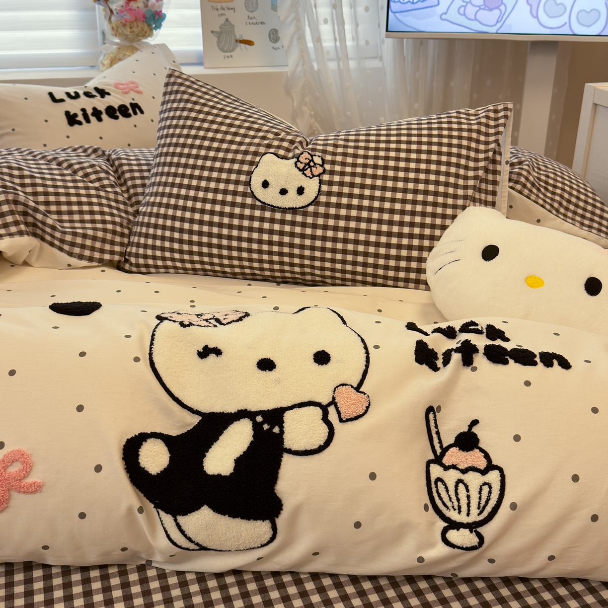 91家纺网 家纺一手货源 找家纺 懒猫家纺 2026新款A类高精密40支13374全棉纯棉喷气印花贴布绣四件套  【带礼盒】 珍珠布蕾