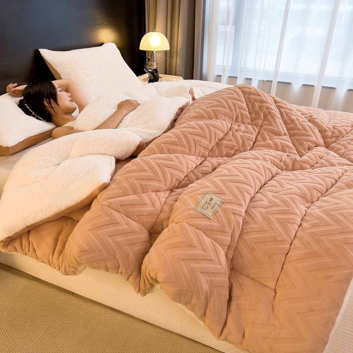 91家纺网 家纺一手货源 找家纺 好尚居 2025新款水晶绒刷花冬被被子被芯 咖色-白