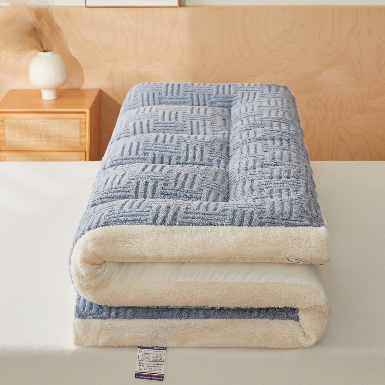 91家纺网 家纺一手货源 找家纺 蓝冰家纺 2026新款塔关绒立体床垫 蓝灰色