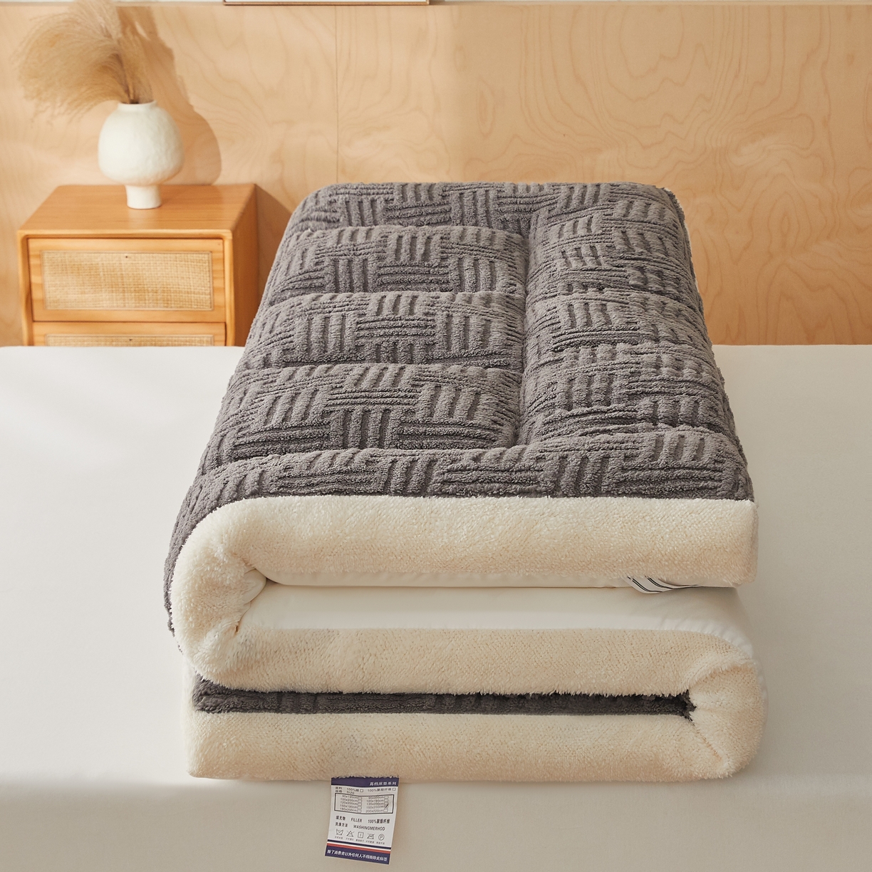 91家纺网 家纺一手货源 找家纺 蓝冰家纺 2026新款塔关绒立体床垫 深灰色