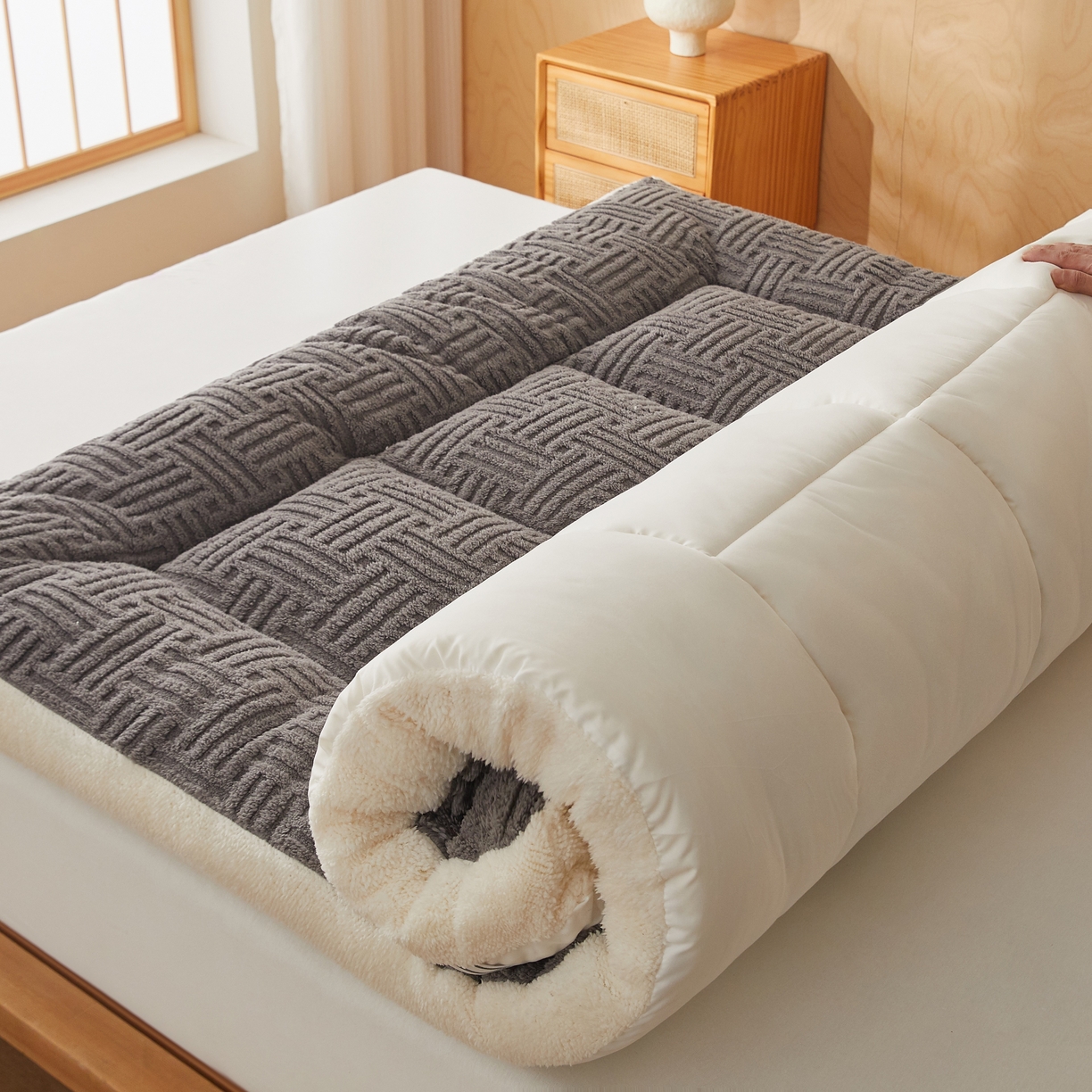 91家纺网 家纺一手货源 找家纺 蓝冰家纺 2026新款塔关绒立体床垫 深灰色