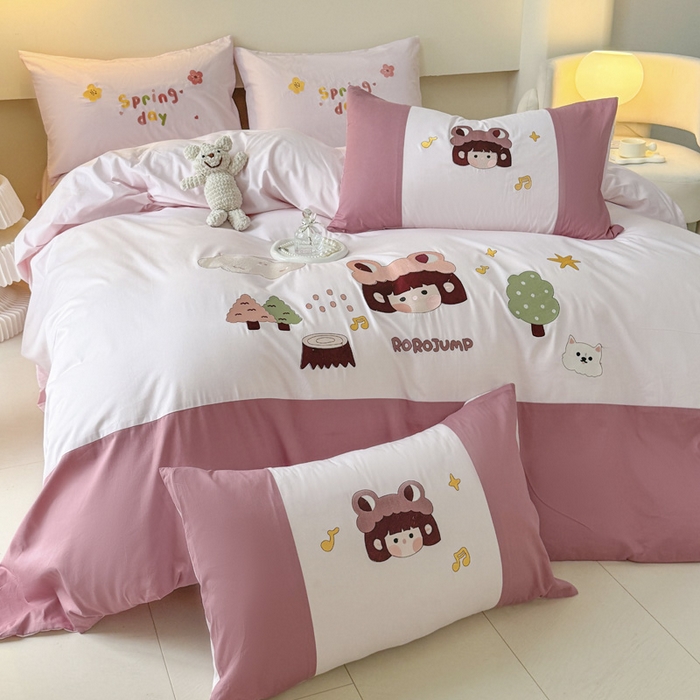 91家纺网 家纺一手货源 找家纺 波比可可 2026新款全棉纯棉可爱刺绣四件套 蛙蛙女孩