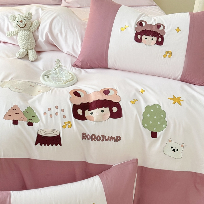 91家纺网 家纺一手货源 找家纺 波比可可 2026新款全棉纯棉可爱刺绣四件套 蛙蛙女孩