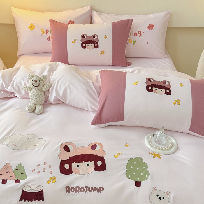 91家纺网 家纺一手货源 找家纺 波比可可 2026新款全棉纯棉可爱刺绣四件套 蛙蛙女孩