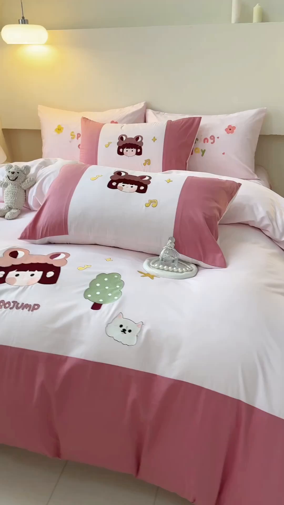 91家纺网 家纺一手货源 找家纺 波比可可 2026新款全棉纯棉可爱刺绣四件套 蛙蛙女孩