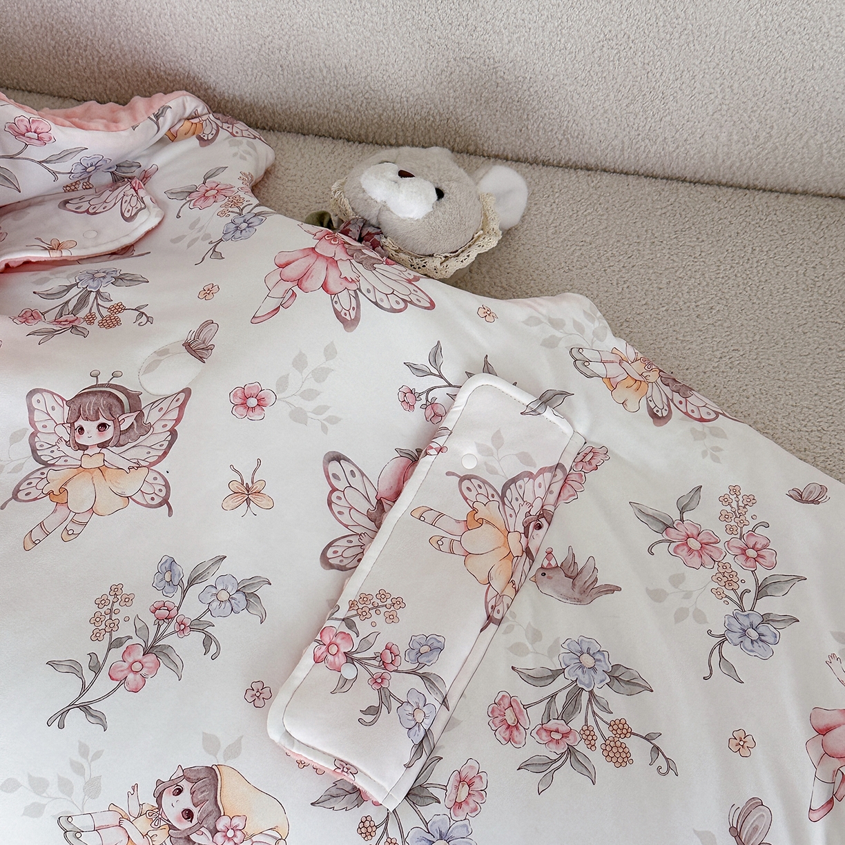 91家纺网 家纺一手货源 找家纺 小芽家居 2026新款儿童拥抱被保暖防踢被 被子被芯 花仙子