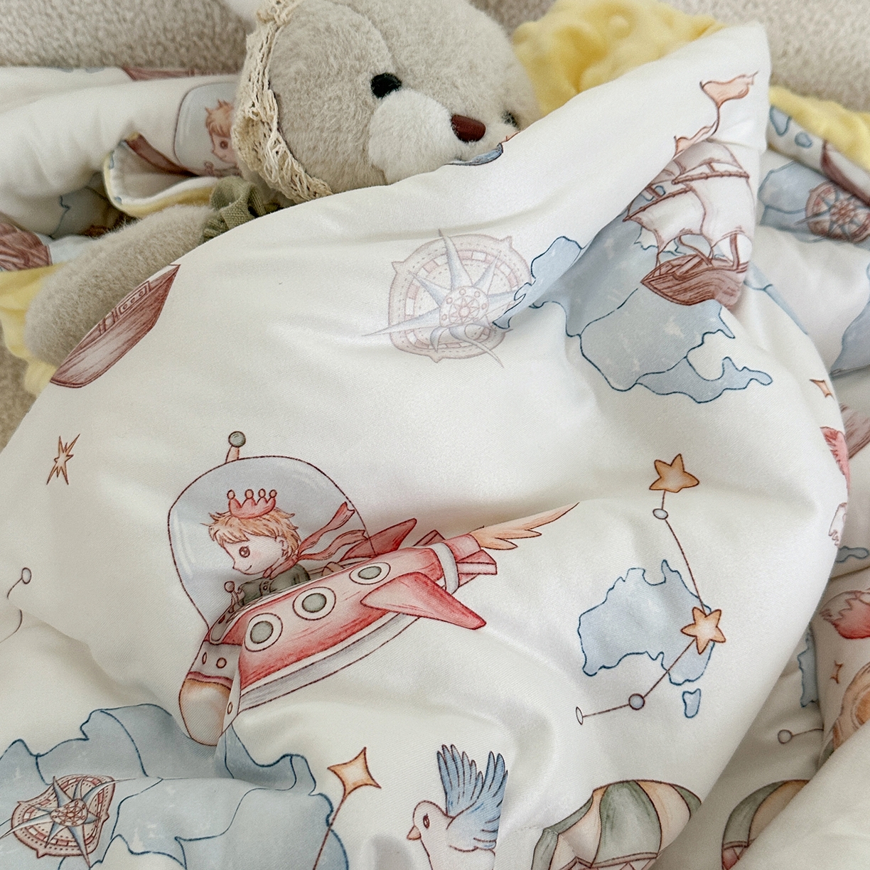 91家纺网 家纺一手货源 找家纺 小芽家居 2026新款儿童拥抱被保暖防踢被 被子被芯 环球旅行