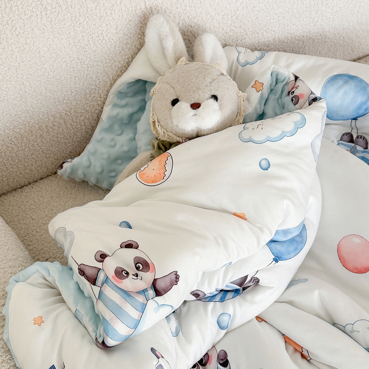 91家纺网 家纺一手货源 找家纺 小芽家居 2026新款儿童拥抱被保暖防踢被 被子被芯 熊猫乐园