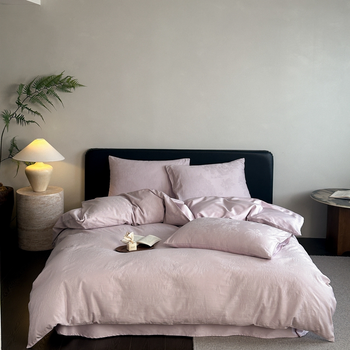 91家纺网 家纺一手货源 找家纺 卡巴伦家纺 2026新款全棉纯棉厚织提花四件套 梵可-浪漫紫