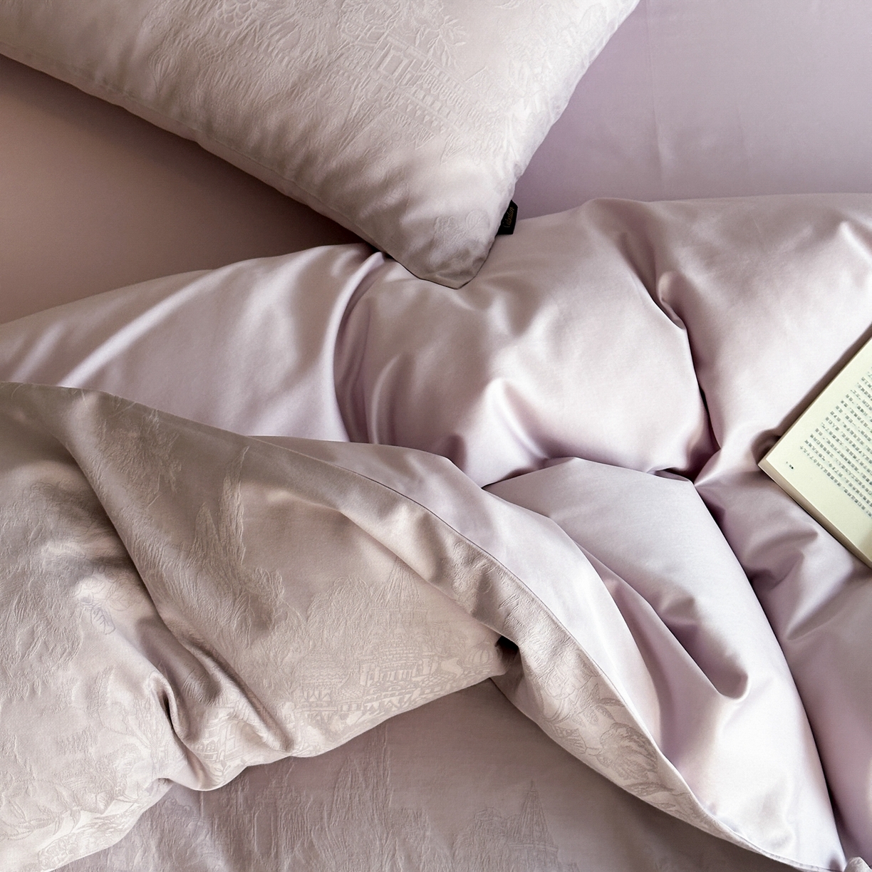 91家纺网 家纺一手货源 找家纺 卡巴伦家纺 2026新款全棉纯棉厚织提花四件套 梵可-浪漫紫