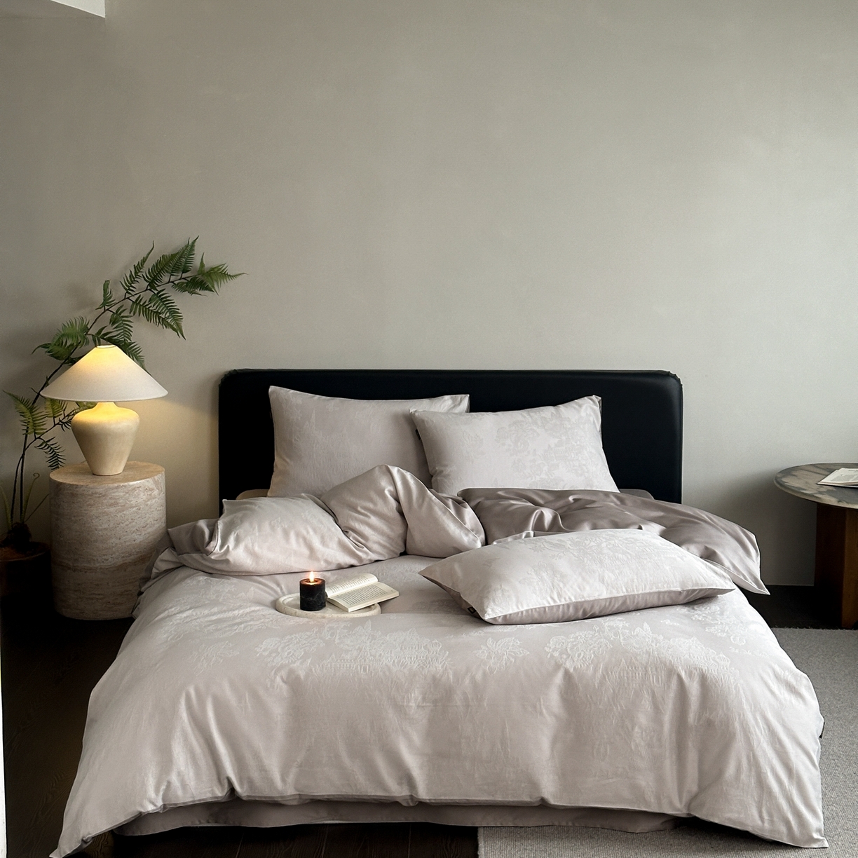 91家纺网 家纺一手货源 找家纺 卡巴伦家纺 2026新款全棉纯棉厚织提花四件套 梵可-中性灰