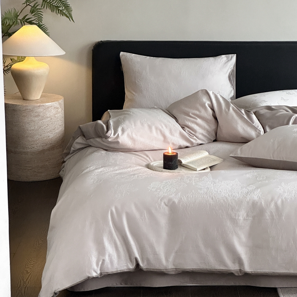 91家纺网 家纺一手货源 找家纺 卡巴伦家纺 2026新款全棉纯棉厚织提花四件套 梵可-中性灰