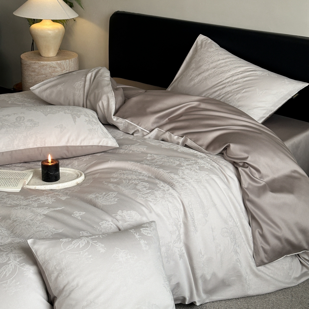 91家纺网 家纺一手货源 找家纺 卡巴伦家纺 2026新款全棉纯棉厚织提花四件套 梵可-中性灰