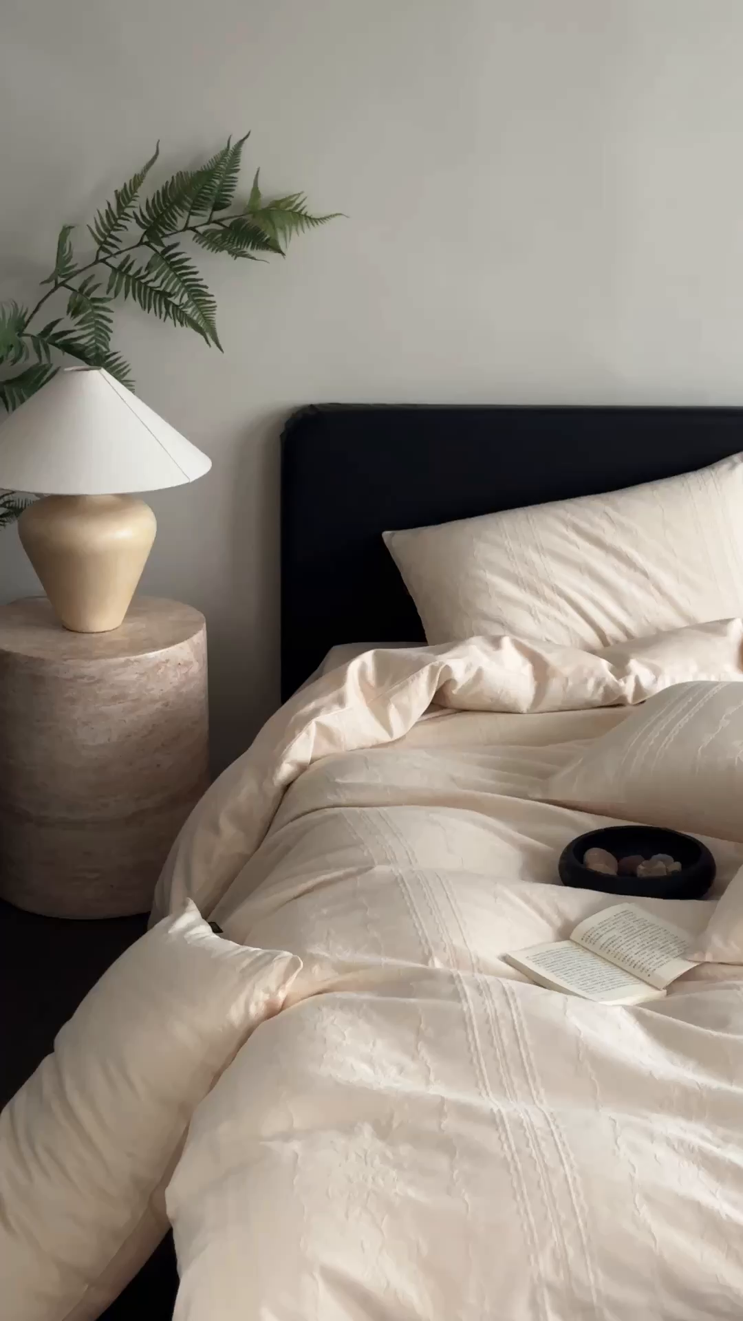 91家纺网 家纺一手货源 找家纺 卡巴伦家纺 2026新款全棉纯棉厚织提花四件套 花弄影-奶茶