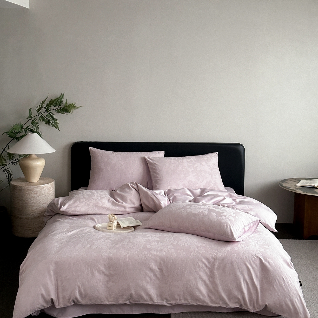 91家纺网 家纺一手货源 找家纺 卡巴伦家纺 2026新款全棉纯棉厚织提花四件套 卷叶花-浪漫紫