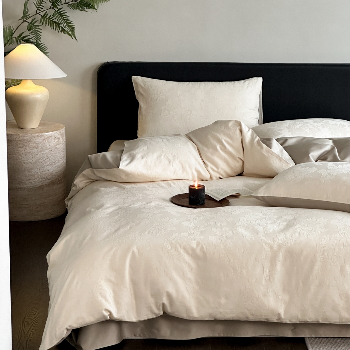 91家纺网 家纺一手货源 找家纺 卡巴伦家纺 2026新款全棉纯棉厚织提花四件套 卷叶花-奶白